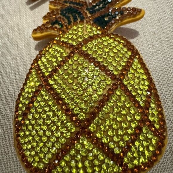 Sparkly Pineapple Keychain with Tassel & Bell Charm – Fun Summer Bag Accessory - Picture 10 of 14